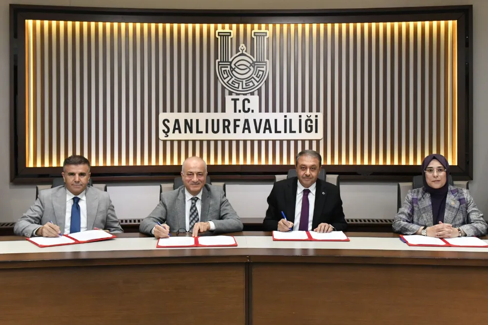 40 DERSLİKLİ OKUL İÇİN İMZALAR ATILDI