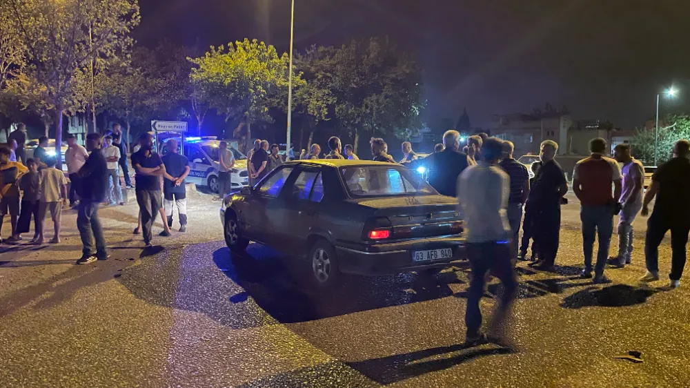 SİVEREK’TE OTOMOBİL İLE MOTOSİKLET ÇARPIŞTI: 3 YARALI