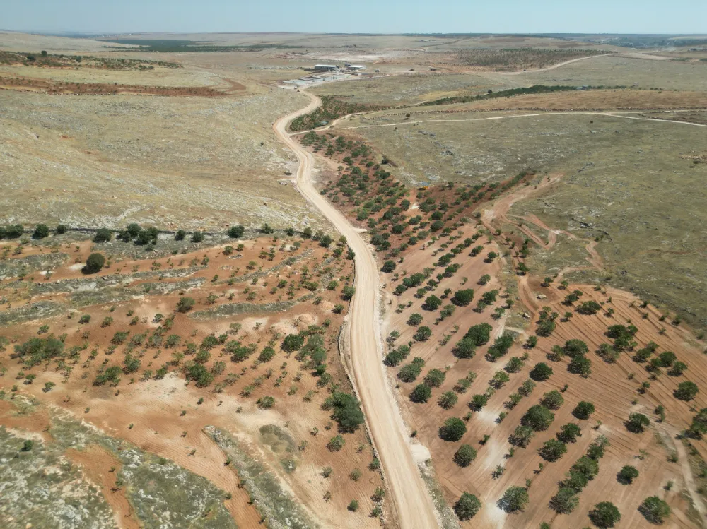 BÜYÜKŞEHİR, 39 KM’LİK GRUP YOLU İÇİN ASFALT HAZIRLIKLARINI HIZLANDIRDI
