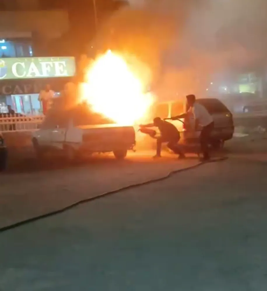 SİVEREK’TE PARK HALİNDEKİ OTOMOBİL YANDI, MAHALLEDE PANİK YAŞANDI