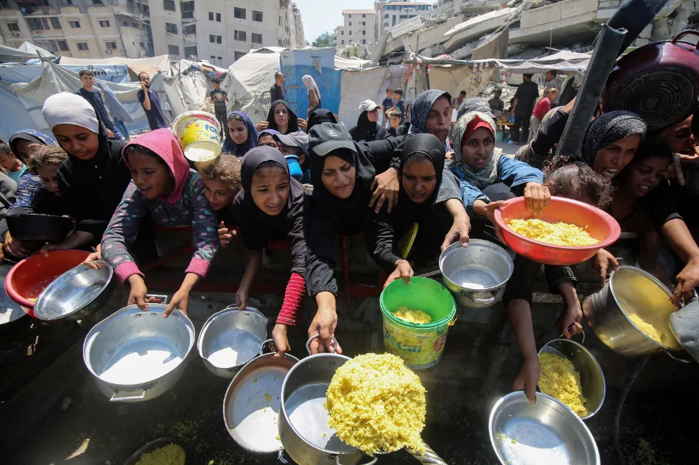 GAZZE’DE SON 24 SAATTE 2 SİVİL DAHA AÇLIKTAN HAYATINI KAYBETTİ