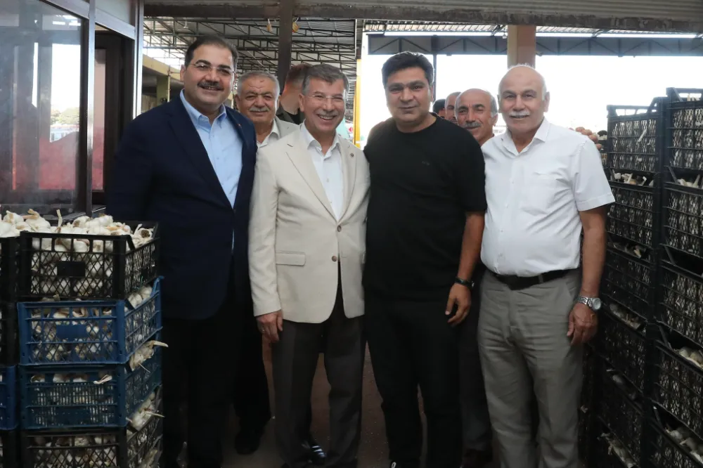 BAŞKAN CANPOLAT VE VEKİL CEVHERİ’DEN HAL PAZARI ESNAFINA ZİYARET