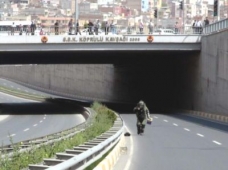 Teneke Kutular Polisi Alarma Geçirdi 