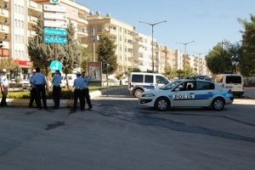 ŞÜPHELİ PAKETTEN PARÇA TESİRLİ BOMBA ÇIKTI 