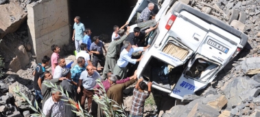 Askeri Araç Devrildi: 10 Şehit