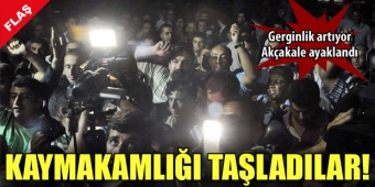 Yakınları ölenler kaymakamlığı taşladı
