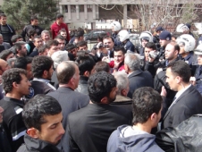 Kapanan Köy Yolu İçin Valilik Önünde Eylem
