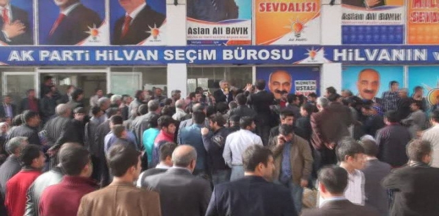 HİLVAN`DA  MİTİNG HAVASINDA BÜRO AÇILIŞI