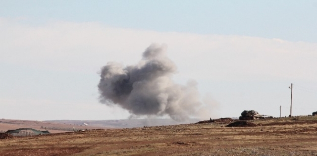 Kobani`de Dumanlar Yükseliyor