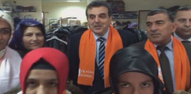 AK PARTİ BİR GÜNDE 500 KİŞİYİ GİYDİRDİ