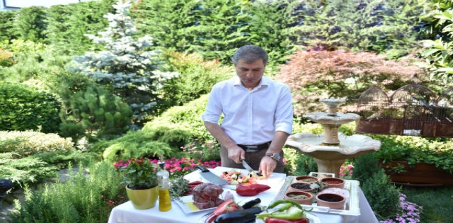 Yedi bölgenin yemeği bu kitapta pişti