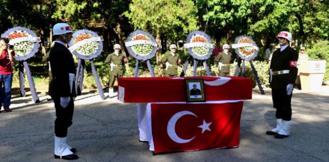 Şehidi, aynı çatışmada yaralanan arkadaşları uğurladı