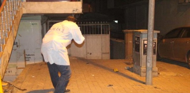 Şanlıurfa`da Kafede Alacak Kavgası: 3 Yaralı