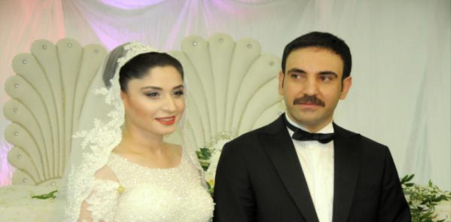 EYYÜPOĞLU`NUN DÜĞÜNÜNE 10 BİN KİŞİ KATILDI