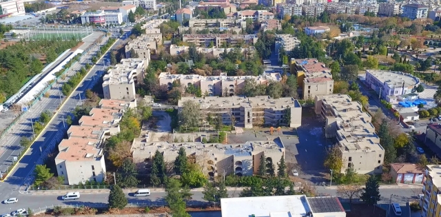 BÜYÜKŞEHİR, 300 KONUTLARIN YIKIMINA BAŞLADI