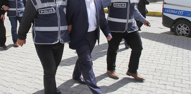 FETÖ`nün emniyet yapılanmasına operasyon: 14 gözaltı