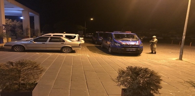 Düğün yolunda kaza: 1 ölü, 2 yaralı