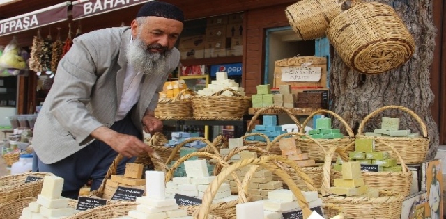Şanlıurfa`da eşek sütünden sabuna büyük ilgi