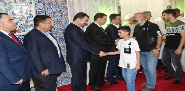 Bülten: Başkan Baydilli vatandaşlarla bayramlaştı