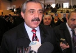 İzol AK Parti`den istifa etti 