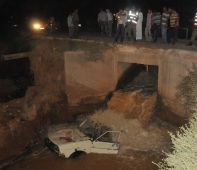 ŞANLIURFA`DA OTOMOBİL DEREYE UÇTU: 1 ÖLÜ, 5 YARALI 